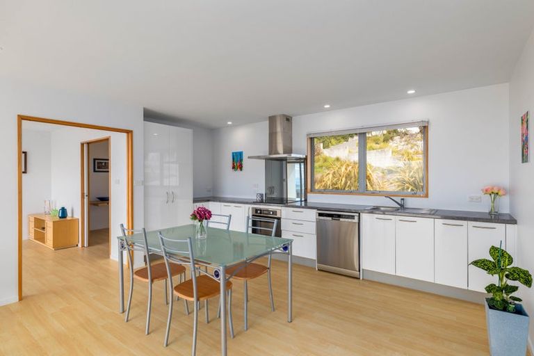 Photo of property in 5 Stoneyridge Close, Mount Pleasant, Christchurch, 8081