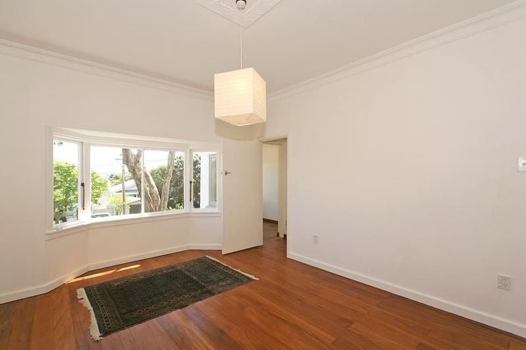 Photo of property in 12 Mahoe Street, Eastbourne, Lower Hutt, 5013