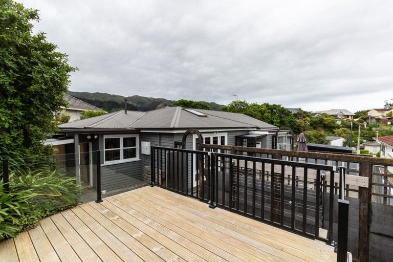 Photo of property in 30c Collins Avenue, Tawa, Wellington, 5028