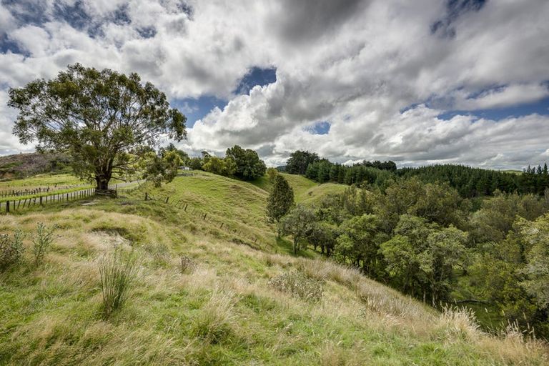 Photo of property in 1447 Ridgemount Road, Tutira, Napier, 4188