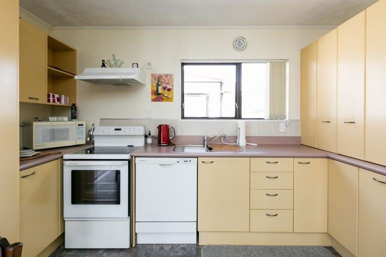 Photo of property in 33 Gilmour Place, Taradale, Napier, 4112