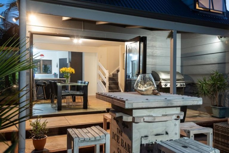 Photo of property in 128 Dickson Road, Papamoa Beach, Papamoa, 3118