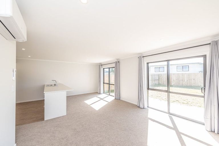 Photo of property in 6a Cross Street, Castlecliff, Whanganui, 4501