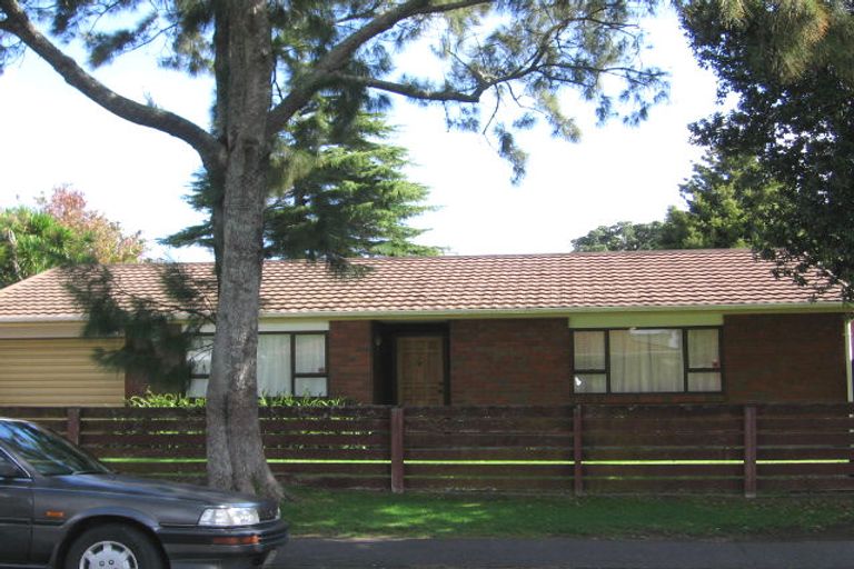 Photo of property in 1/2 Pinedale Place, Henderson, Auckland, 0610
