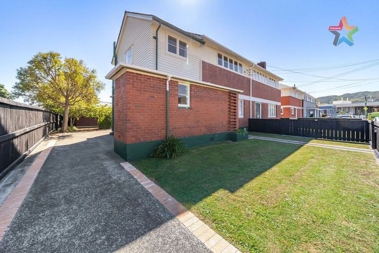 Photo of property in 213 Knights Road, Hutt Central, Lower Hutt, 5011