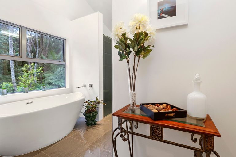 Photo of property in 190a Huia Road, Titirangi, Auckland, 0604