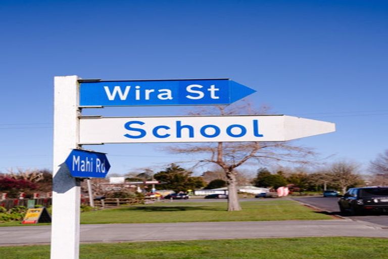 Photo of property in 18 Mahi Road, Te Kauwhata, 3710