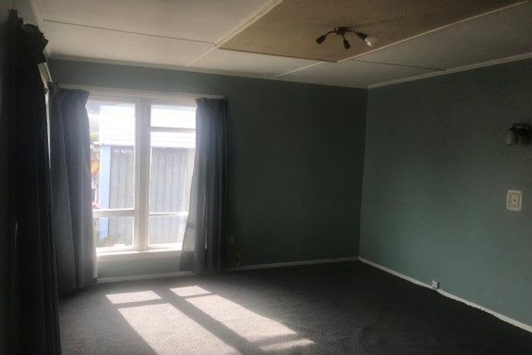 Photo of property in 42 Hollyford Avenue, Bryndwr, Christchurch, 8053