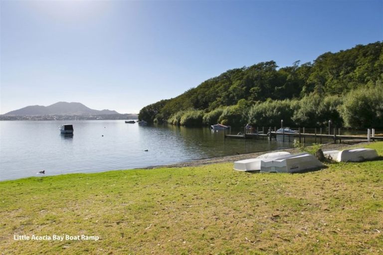 Photo of property in 56 Parawera Drive, Acacia Bay, Taupo, 3330