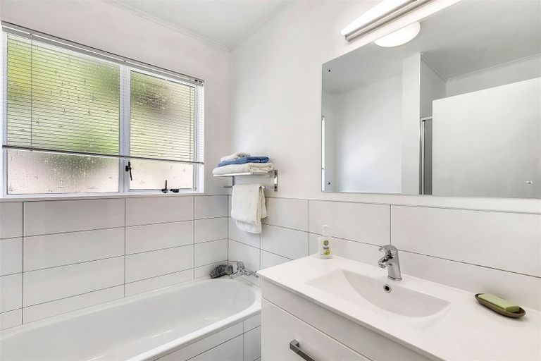 Photo of property in 56 Fyvie Avenue, Tawa, Wellington, 5028