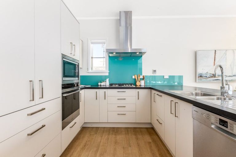 Photo of property in 20a Steyne Avenue, Plimmerton, Porirua, 5026