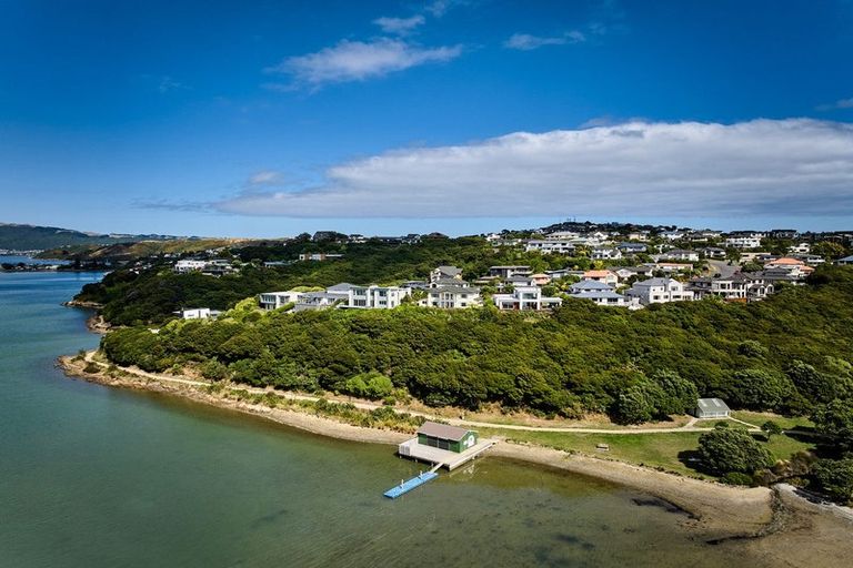 Photo of property in 31 Pendennis Point, Camborne, Porirua, 5026