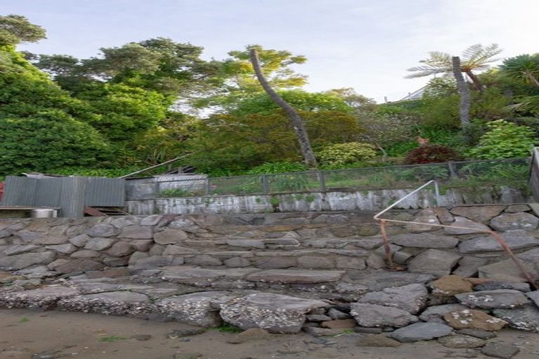 Photo of property in 230c Devonport Road, Tauranga, 3110