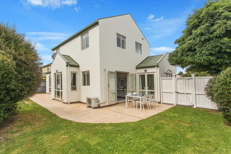 Photo of property in 150 Avonhead Road, Avonhead, Christchurch, 8042
