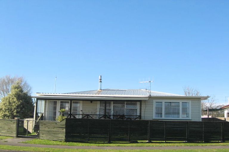 Photo of property in 15 Blundell Avenue, Waipukurau, 4200