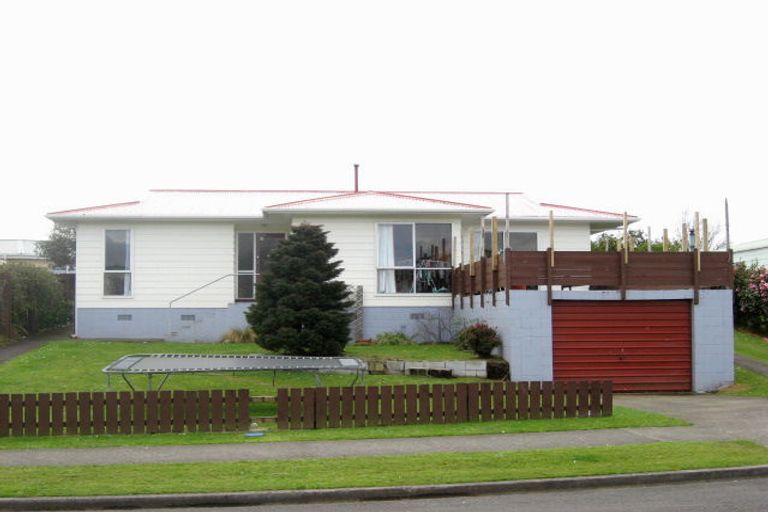 Photo of property in 9 Oleander Place, Bell Block, New Plymouth, 4312