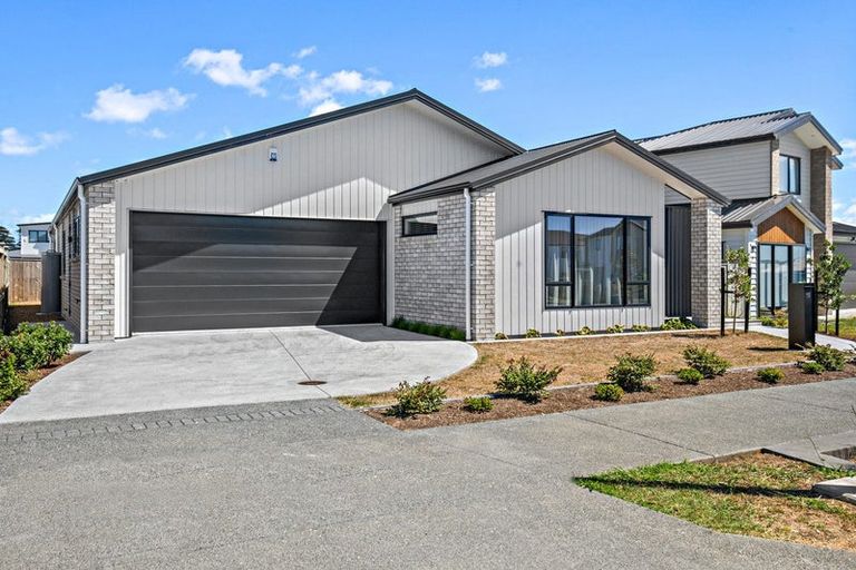 Photo of property in 15 Kaitiaki Drive, Clarks Beach, 2122