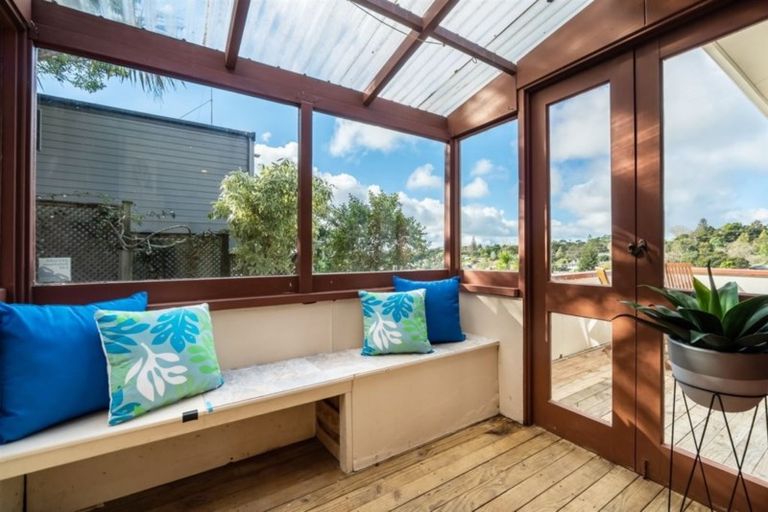 Photo of property in 2/41 Greenvalley Rise, Glenfield, Auckland, 0629