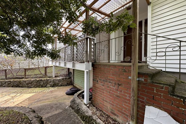 Photo of property in 32 Powrie Street, Glenfield, Auckland, 0629