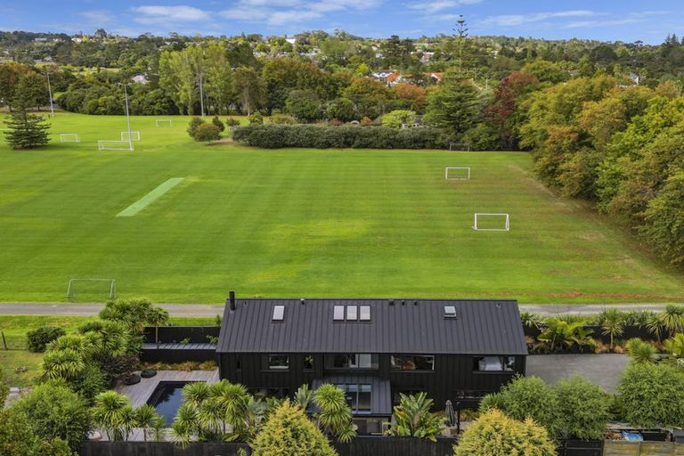 Photo of property in 60 Churchouse Road, Greenhithe, Auckland, 0632