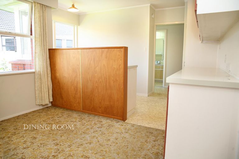 Photo of property in 2/55 Orams Road, Hillpark, Auckland, 2102