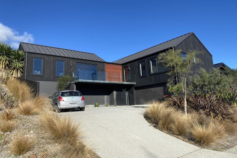 Photo of property in 17 Rannoch Drive, Jacks Point, Queenstown, 9371