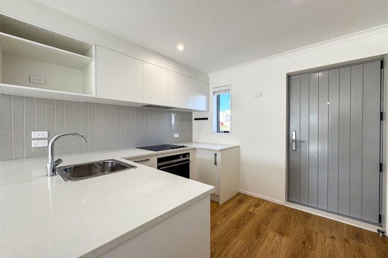 Photo of property in 11 Ngae Place, Mangere East, Auckland, 2024
