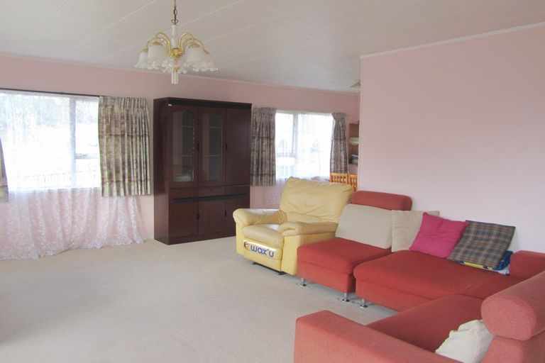 Photo of property in 26 Santiago Crescent, Unsworth Heights, Auckland, 0632