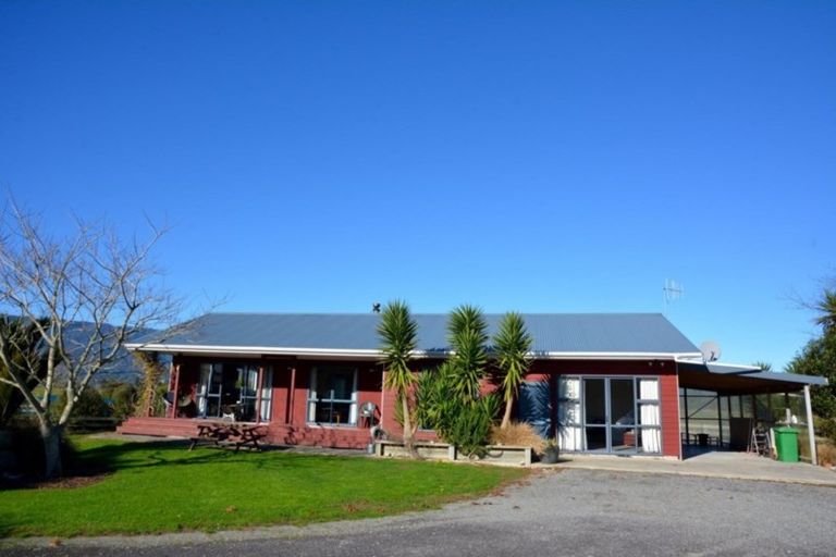 Photo of property in 68 Waverley Street, Karamea, 7893