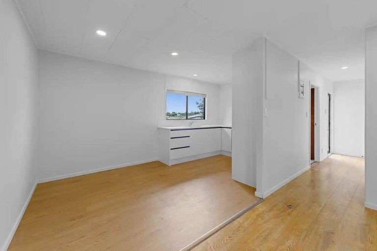 Photo of property in 9 Kopu Place, Clendon Park, Auckland, 2103