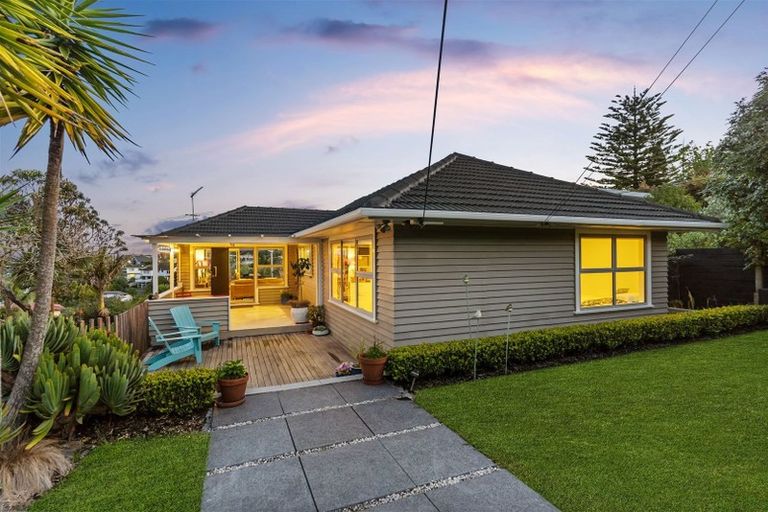 Photo of property in 90 Sunrise Avenue, Mairangi Bay, Auckland, 0630