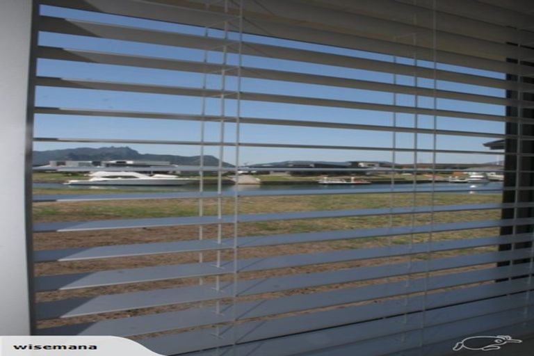 Photo of property in 19 Waitemata Drive, One Tree Point, 0118