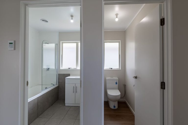 Photo of property in 100e Parrs Cross Road, Henderson, Auckland, 0612