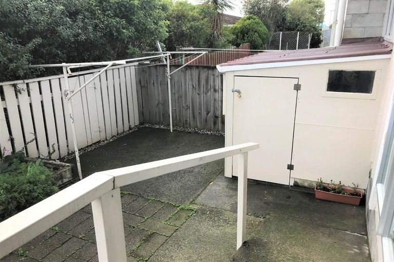 Photo of property in 2/14 Huatoki Street, Vogeltown, New Plymouth, 4310