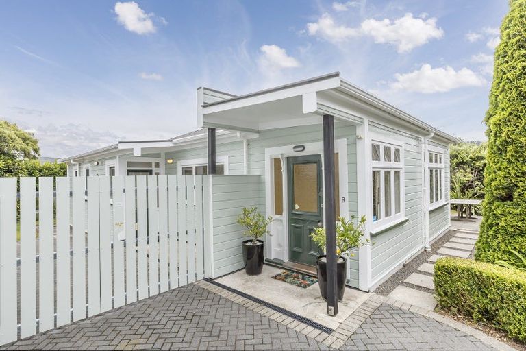 Photo of property in 9 West Road, Northland, Wellington, 6012