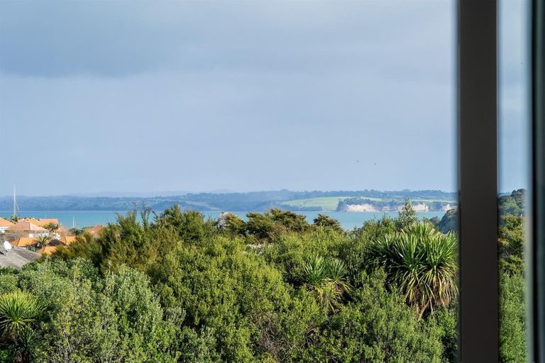 Photo of property in 135 Alec Craig Way, Gulf Harbour, Whangaparaoa, 0930