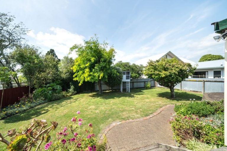 Photo of property in 44 Chelwood Street, Takaro, Palmerston North, 4412