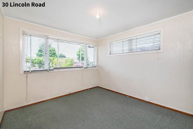 Photo of property in 30 Lincoln Road, Henderson, Auckland, 0610