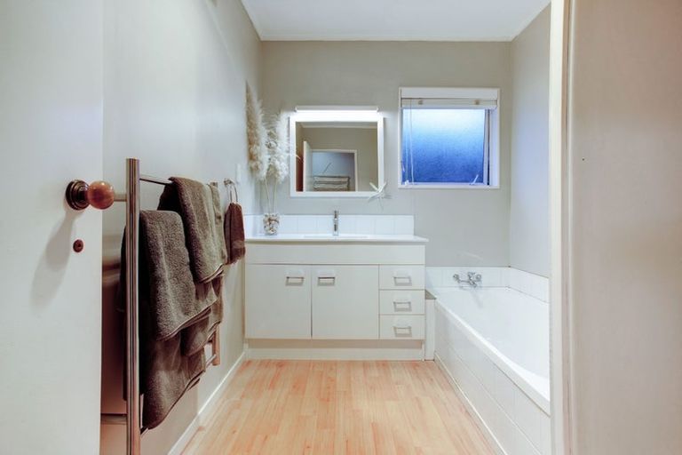 Photo of property in 37 Charlotte Street, Stanmore Bay, Whangaparaoa, 0932