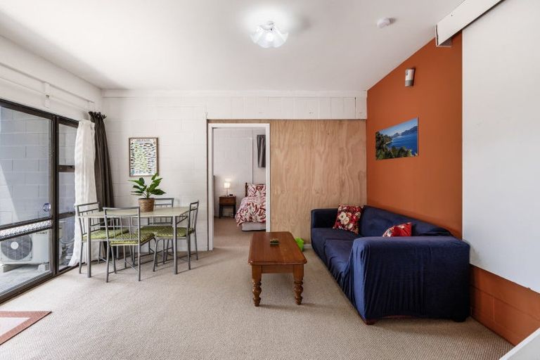 Photo of property in 30 Beach Road, Waikawa, Picton, 7220