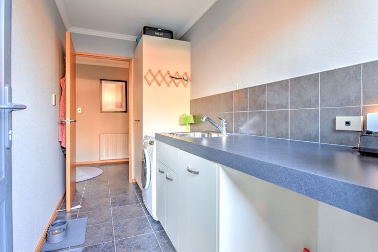 Photo of property in 6 Robina Place, Gore, 9710