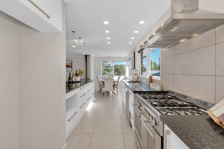 Photo of property in 36 Compton Street, Hillcrest, Auckland, 0627