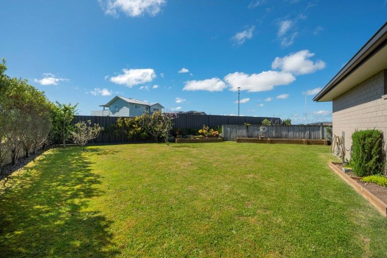 Photo of property in Waterview Estate, 87/4 Greystone Place, Omokoroa, 3114
