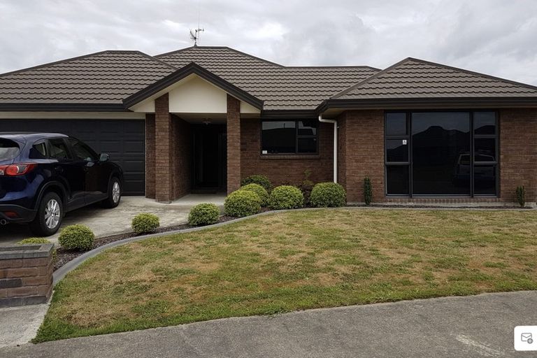 Photo of property in 3 Nevada Way, Kelvin Grove, Palmerston North, 4414