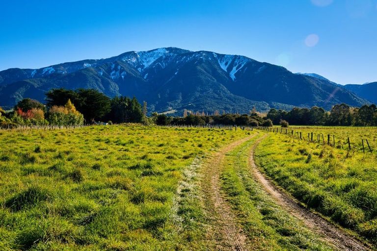 Photo of property in 266 Postmans Road, Kaikoura Flat, Kaikoura, 7371