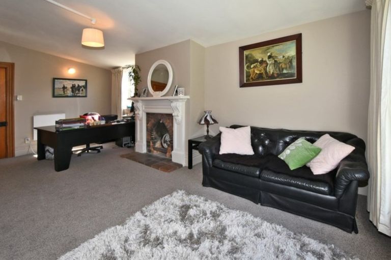 Photo of property in 280 Cashmere Road, Westmorland, Christchurch, 8025