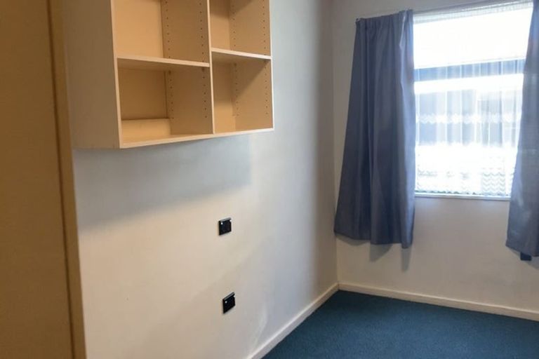 Photo of property in Te Awhina Apartments, 6/22 Sussex Street, Mount Cook, Wellington, 6021