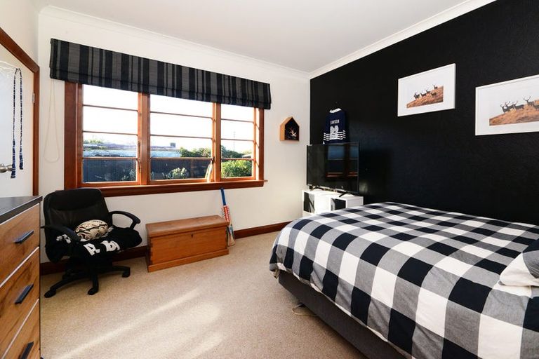 Photo of property in 17 Thackeray Street, Saint Andrews, 7988