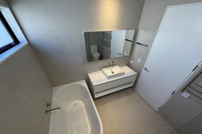Photo of property in 7b Manor Place, Point Chevalier, Auckland, 1022