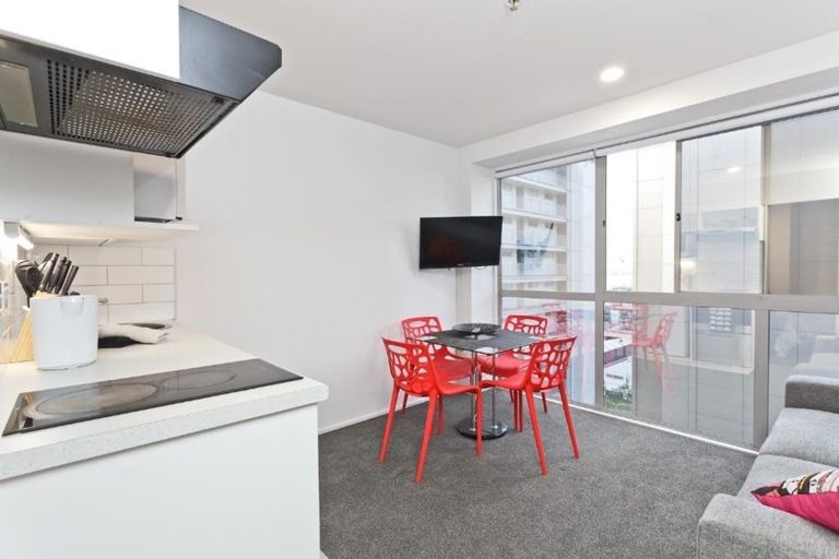 Photo of property in Harvard On Hobson Apartments, 9e/147 Hobson Street, Auckland Central, Auckland, 1010